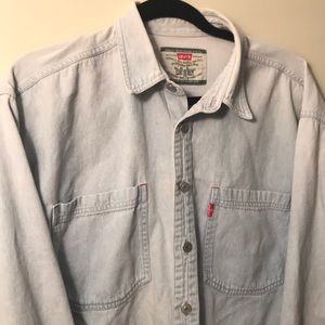Authentic Vintage Men’s Levi’s Denim Shirt